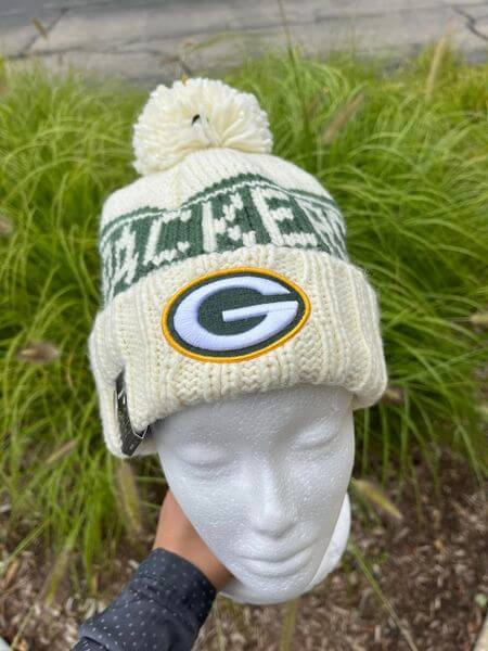 Packers New Era 2024 NFL Sideline Womens Knit Hat (Cream color)