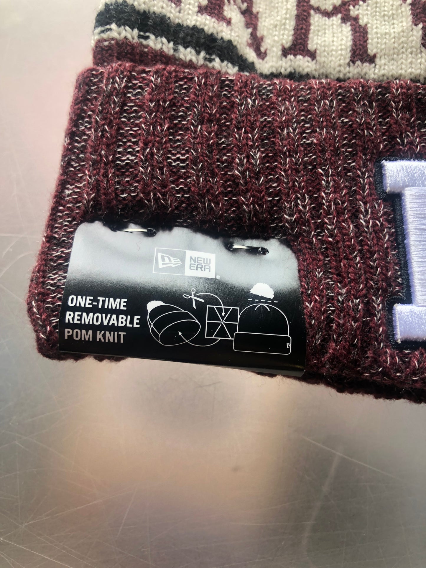 New Era Authentic NCAA Collage Team Harvard Crimson Cuffed Pomp Men's Knit Hat