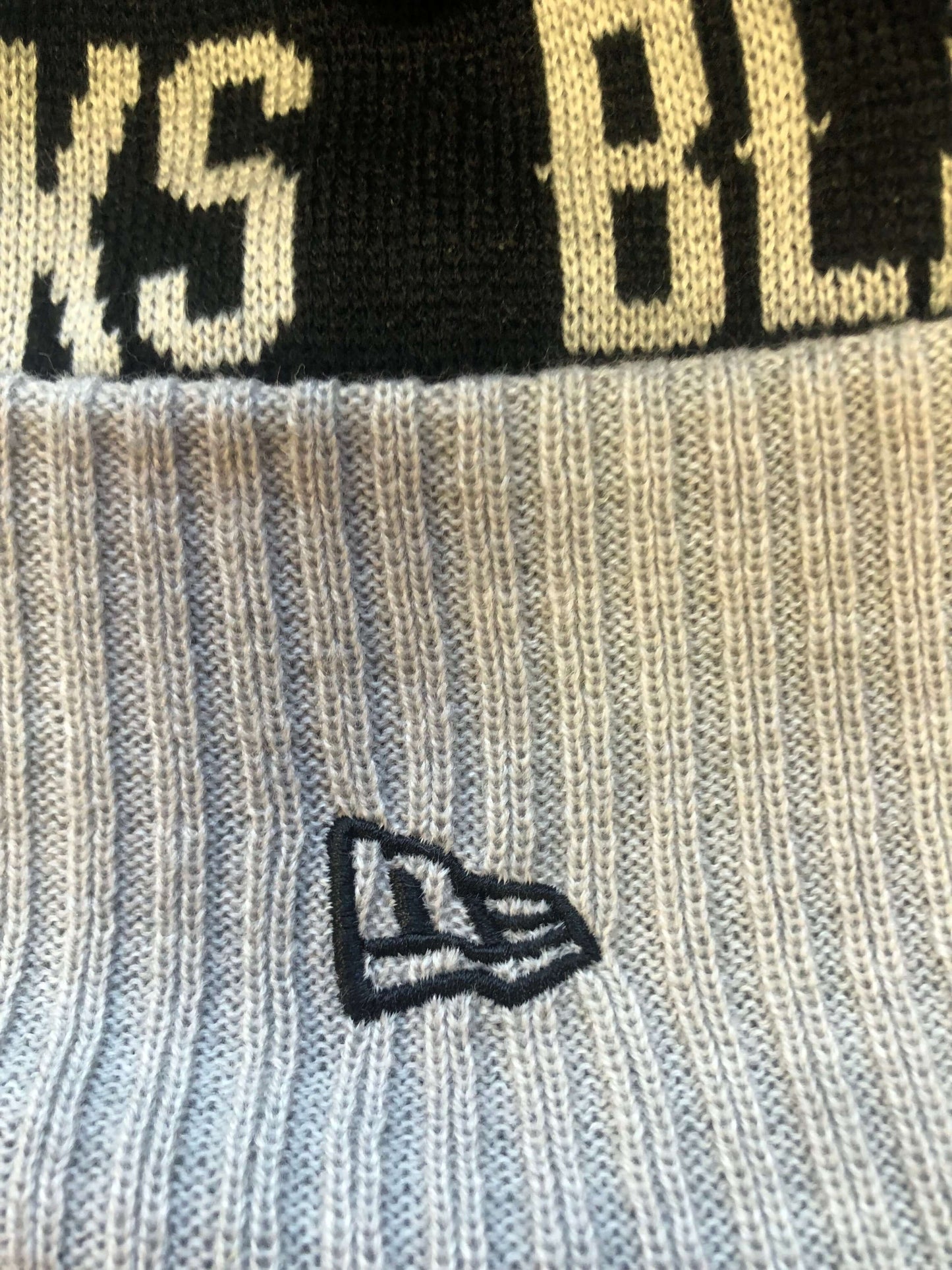 Chicago Blackhawks New Era NHL "Classic Cover" Cuffed Knit Hat