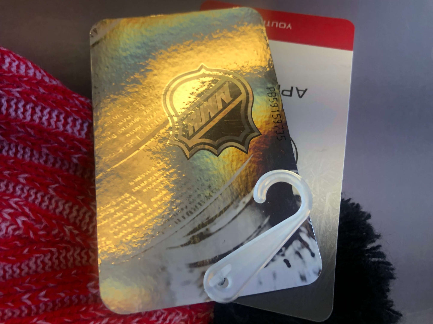 Blackhawks Youth 8/20 Winter Red Hats