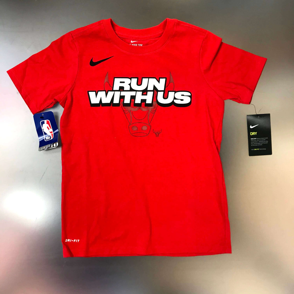 Outerstuff Chicago Bulls DeMar DeRozan Youth Name and Number Shirt Large = 14-16