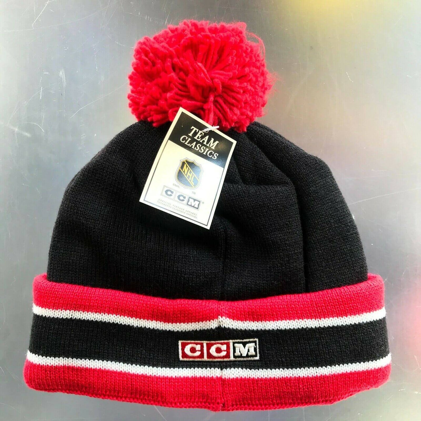 Chicago Blackhawks Vintage Oversized Logo Cuffed Knit Pom Hat NHL CCM Beanie