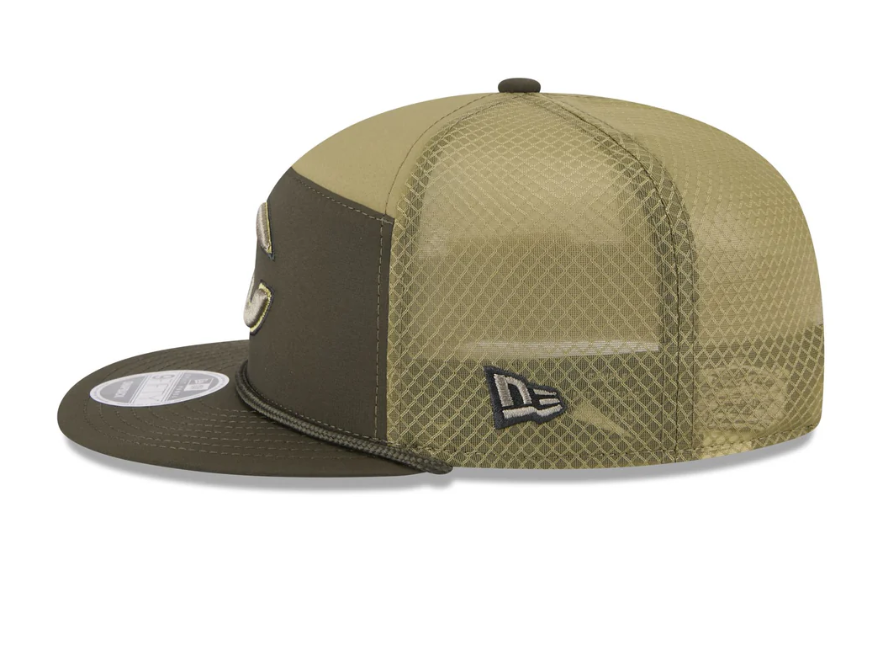 Chicago Bears 2025 Salute to Service Split Panel 9FIFTY Trucker Hat