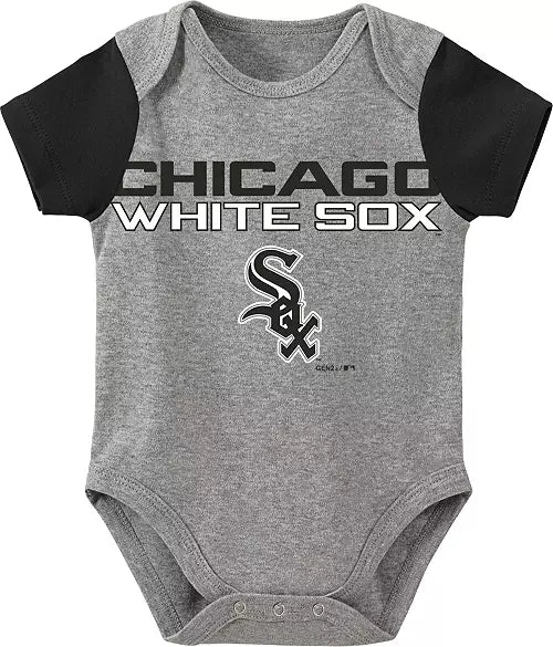 MLB Newborn / Infant Chicago White Sox 3-Piece Bib & Bootie Set