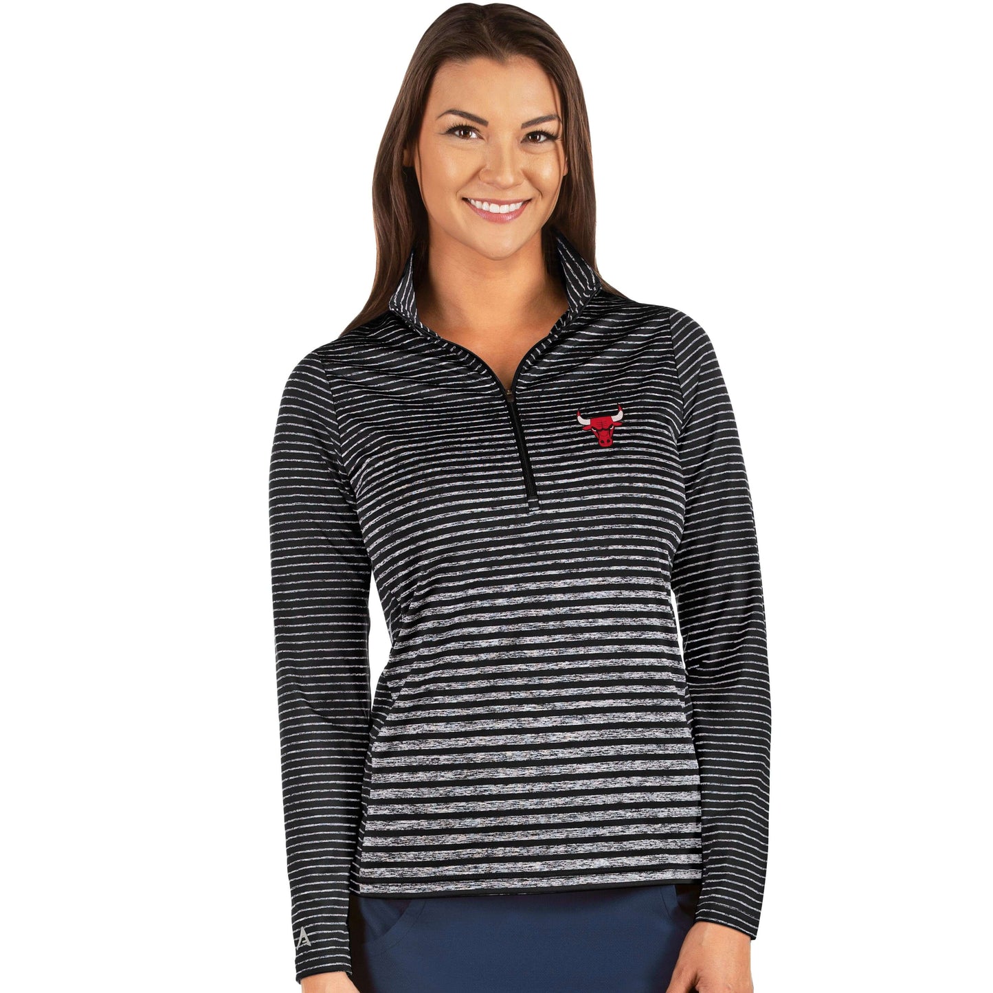 Chicago Bulls Antigua Women's Pace Half-Zip Pullover Jacket - Heathered Black