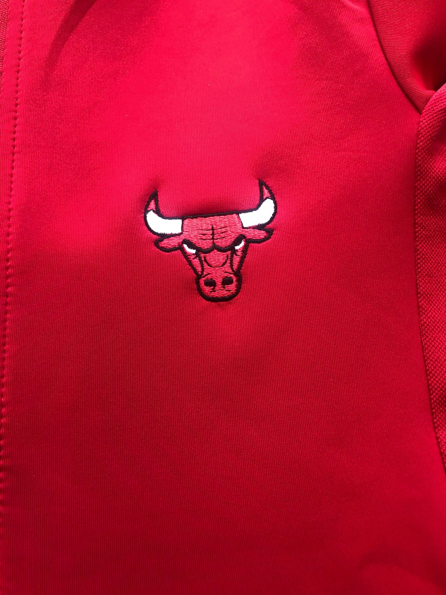 Chicago Bulls Women  Antigua Generation Zip -UP Pullover Jacket - Red