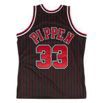 Youth Chicago Bulls NBA Mitchell & Ness Scottie Pippen #33 1995-96 Swingman Jersey
